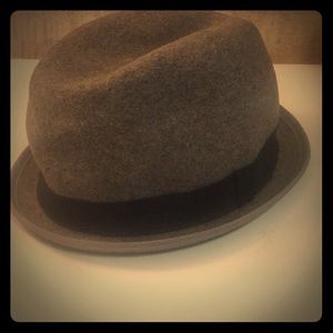 Grey hat from Rag & Bone - size Medium